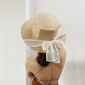 Chapeau en raphia hexagonal
