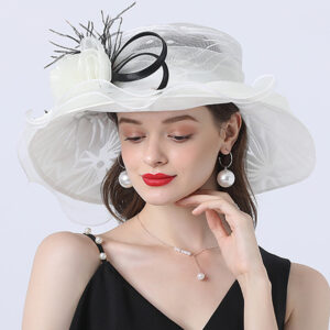 Chapeau en Organza à volant et fleurs