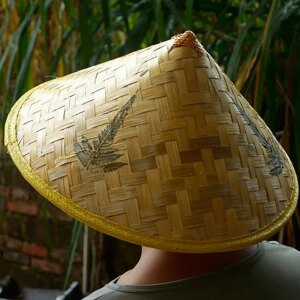 chapeau vietnamien conique